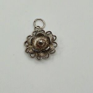 Vtg 925 Sterling Silver Floral Filigree Flower Charm / Pendant